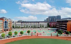 武冈市富田中学｜高三复读学校