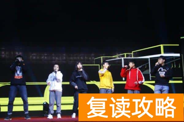 湖南师大二附中复读（湖师大二附中复读部在艺术节里迎接新年）